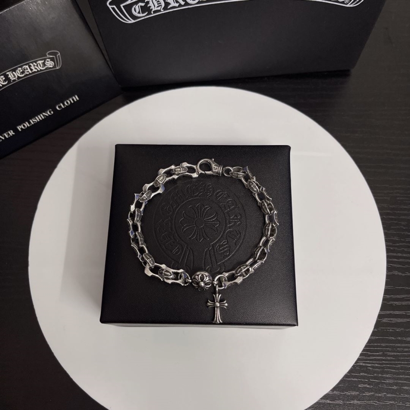 Ch**me He**ts necklaces